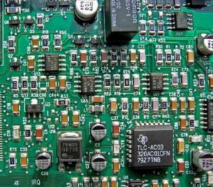 Как паяют SMD-компоненты